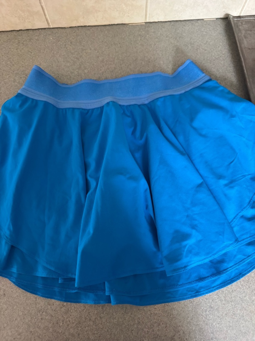 Lululemon Athletica Court Rival Skirt Poolside Blue size 8